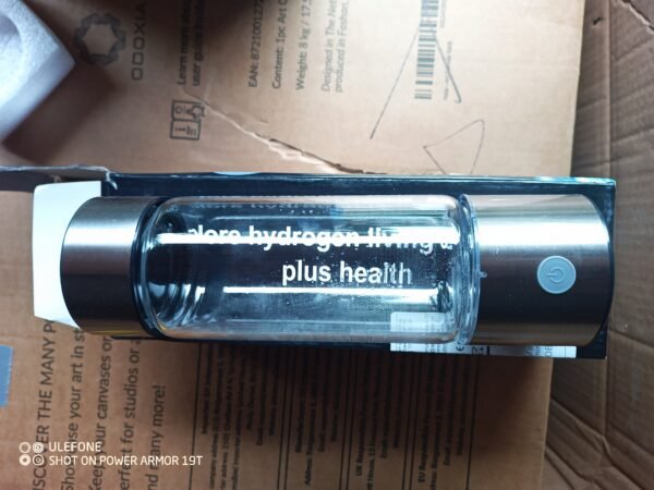 „Madeking Hydrogen Water Bottle“ – nešiojama vandenilio vandens gertuvė (generatorius).